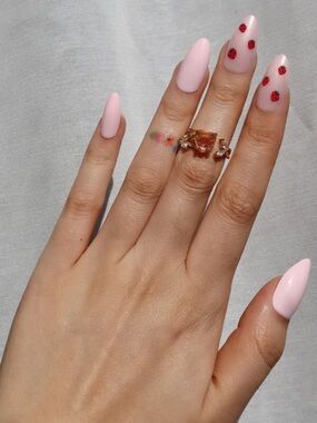 NIB Strawberry Shake Press-On Nails — Almond Medium